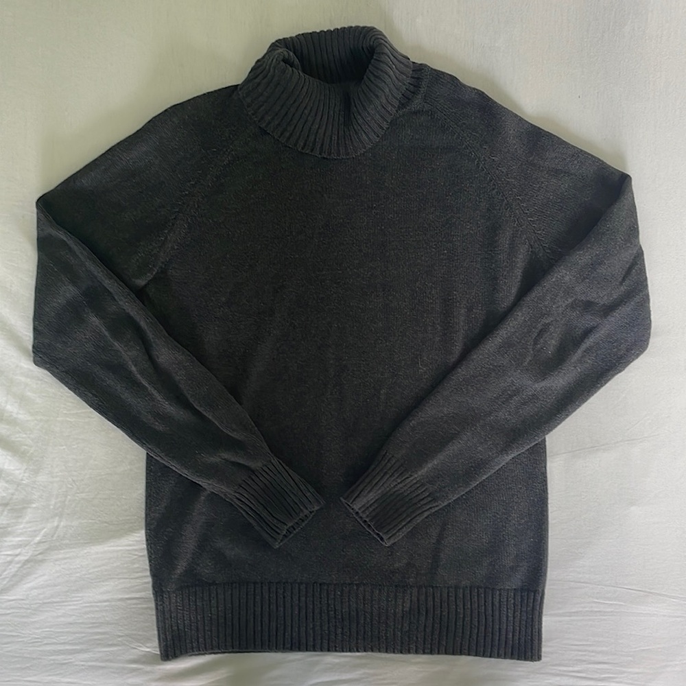 Jeanne Pierre dark grey turtleneck size medium!